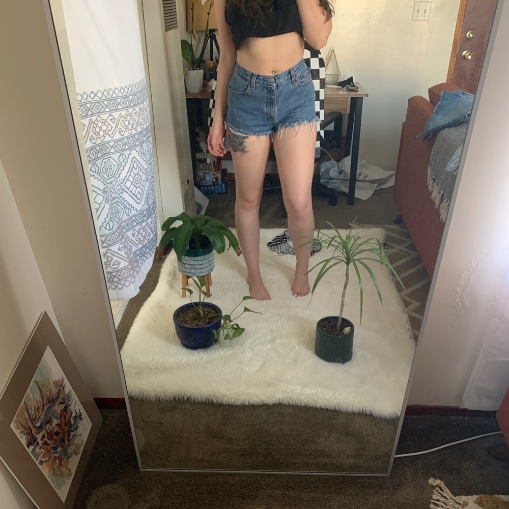 *SOLD* Vintage 505 Levi’s Shorts - Picture 4 of 5